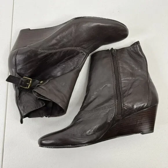 Nine West Size 11 Tulia Leather Wedge Bootie Ankle Boots Shoes Buckle Detail - Picture 3 of 10